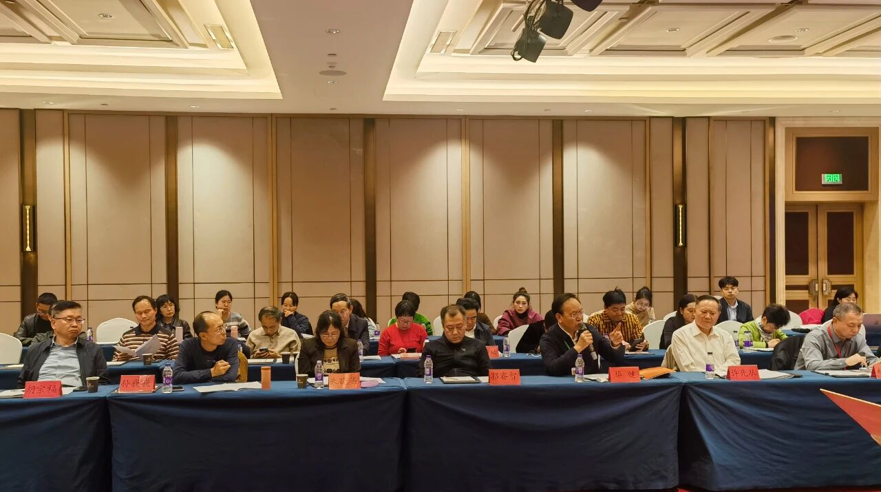 1762828381458388.jpg 8b929579121a6c0de121f8578223ae32.jpg